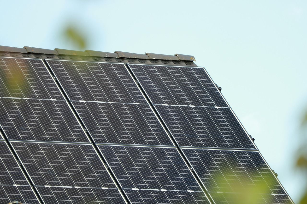 découvrez nos panneaux solaires hautement efficaces pour une énergie propre et renouvelable, réduisant vos coûts énergétiques tout en protégeant l'environnement.
