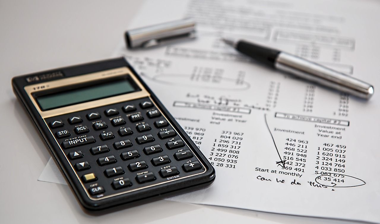 découvrez tout ce qu'il faut savoir sur la taxe carbone : son fonctionnement, ses objectifs pour lutter contre le changement climatique et son impact sur l'économie et les citoyens.