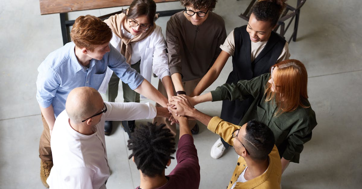 découvrez l'importance du travail d'équipe et comment une collaboration efficace peut transformer vos projets. apprenez des stratégies pour renforcer la cohésion au sein de votre équipe et maximiser votre productivité, tout en cultivant un environnement de confiance et de soutien.