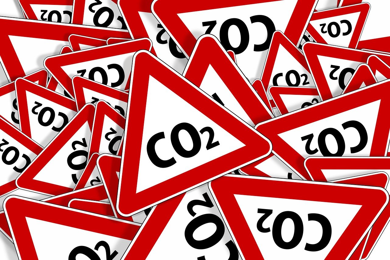 découvrez tout sur les émissions de co2 : définition, causes principales, impacts sur l’environnement, et solutions pour réduire votre empreinte carbone.