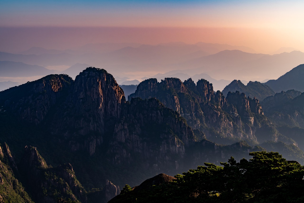 d&eacute;couvrez la richesse culturelle, l'histoire fascinante et les paysages &eacute;poustouflants de la chine, un pays alliant tradition mill&eacute;naire et modernit&eacute; dynamique.
